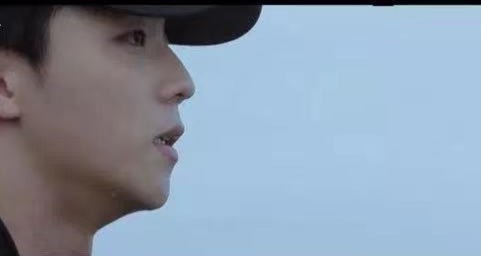 陈立农深夜发文想念父亲：爸我想找到你，我想你了