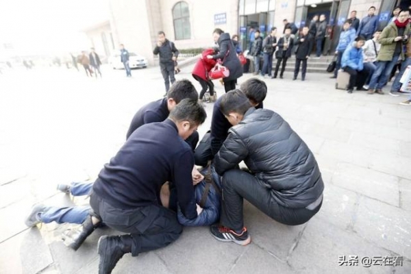 致敬不能穿警服的警察，无名之警，我为你骄傲