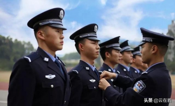 致敬不能穿警服的警察，无名之警，我为你骄傲