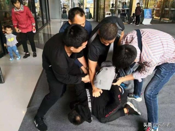 致敬不能穿警服的警察，无名之警，我为你骄傲