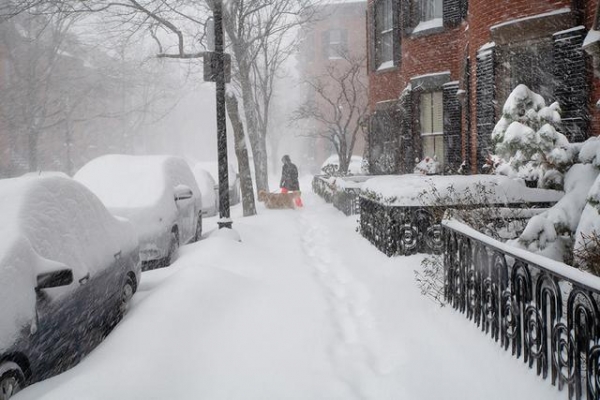 早安·世界｜美国纽约持续降雪，政府呼吁民众避免出行