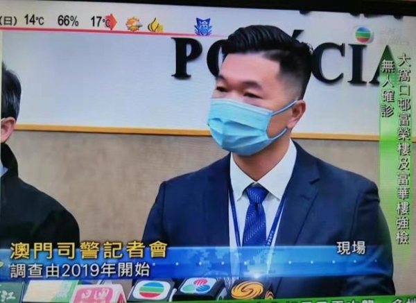 安以轩老公陈荣炼被捕画面曝光！戴黑色头套和手铐，被押送检察院
