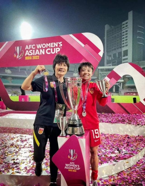 川妹子张琳艳当选女足亚洲杯决赛未来之星 贝克汉姆也送来祝福