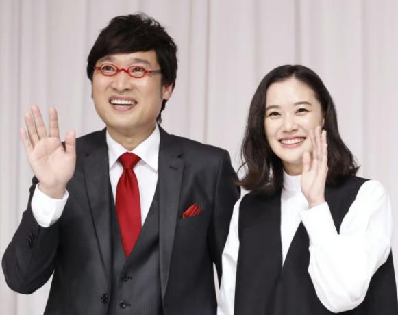 36岁日剧女神苍井优宣布怀孕，孕肚照曝光，与谐星丈夫恩爱散步