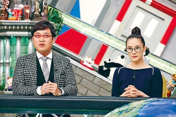 36岁日剧女神苍井优宣布怀孕，孕肚照曝光，与谐星丈夫恩爱散步