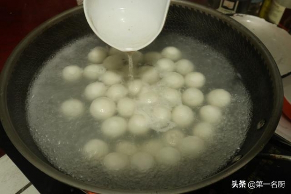 煮汤圆是“开水煮”还是“冷水煮”？牢记3点，汤圆不破皮不漏馅