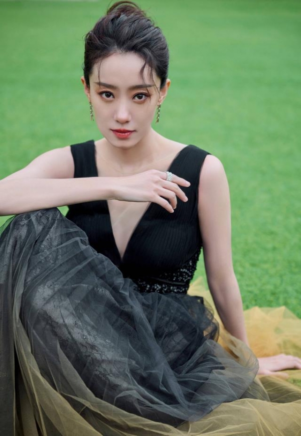 2022元宵晚会女明星造型图释出，张小斐金晨毛晓彤等百花争艳