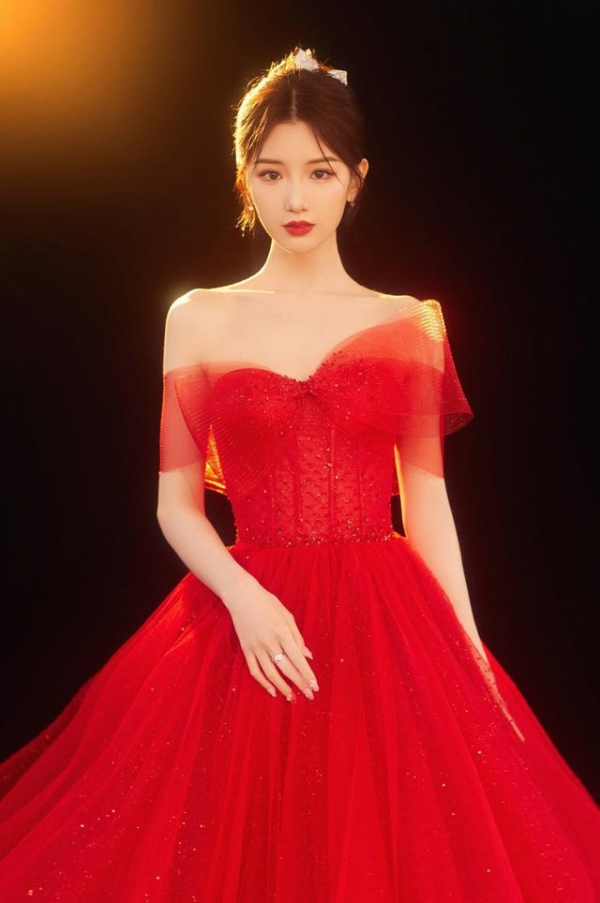 2022元宵晚会女明星造型图释出，张小斐金晨毛晓彤等百花争艳