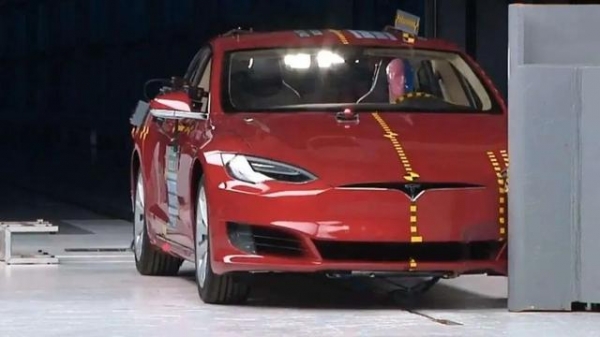 买得起修不起，撞一下要修20万，特斯拉“一体压铸”让人又爱又恨