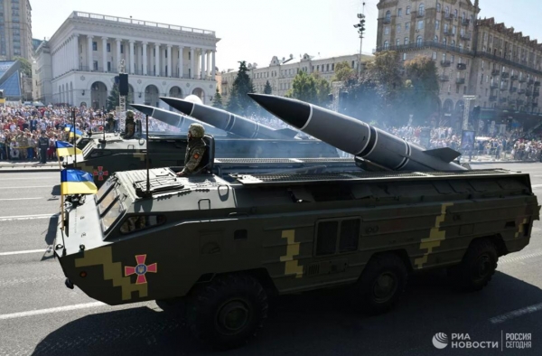 乌克兰独立日阅兵式上展示的“原点-U” 图丨俄新社