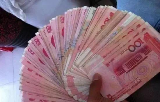 大学毕业后我被逼无奈进厂打工，每天站12小时，四年存了50万