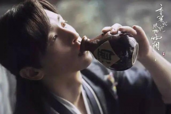 邓伦塌房，连累《香蜜》​《欢乐颂》，最绝望的却是郭敬明