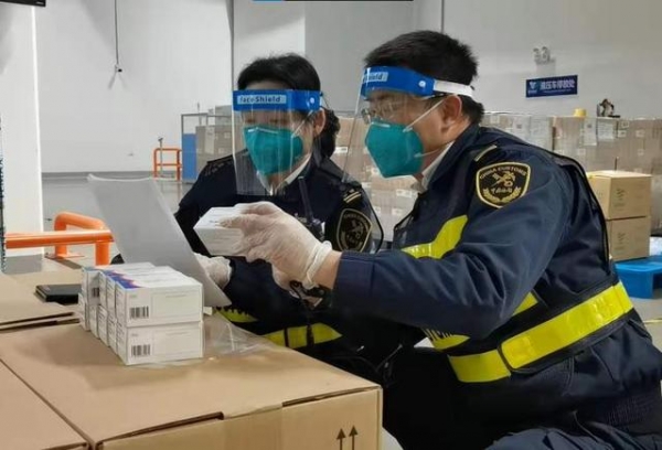 通关“零等待”！上海海关验放全国首批进口抗新冠病毒药物