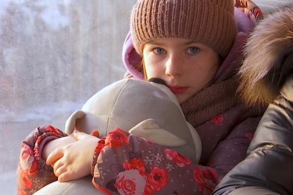 从乌克兰哈尔科夫州撤离民众抵达俄罗斯