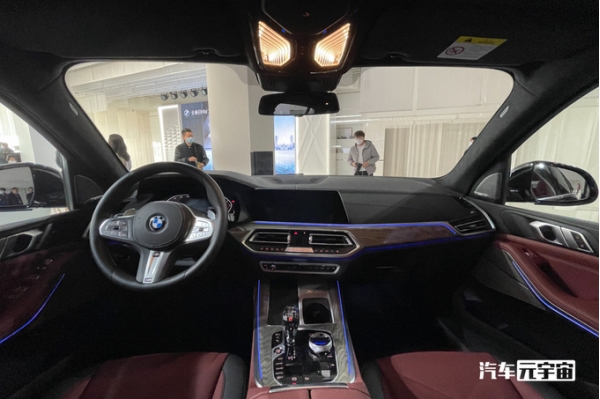 宝马X5国产降价近10万！60.5万起！后排加长13厘米-车内实测