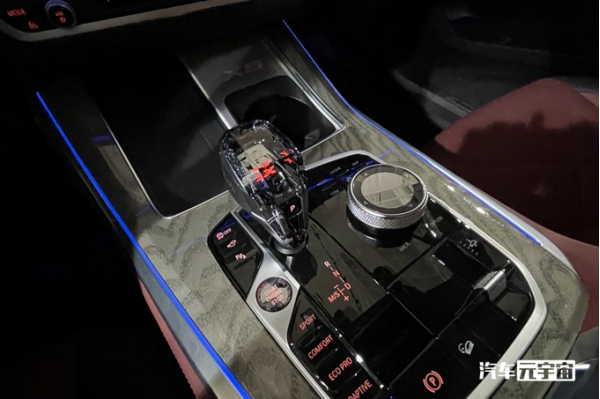 宝马X5国产降价近10万！60.5万起！后排加长13厘米-车内实测