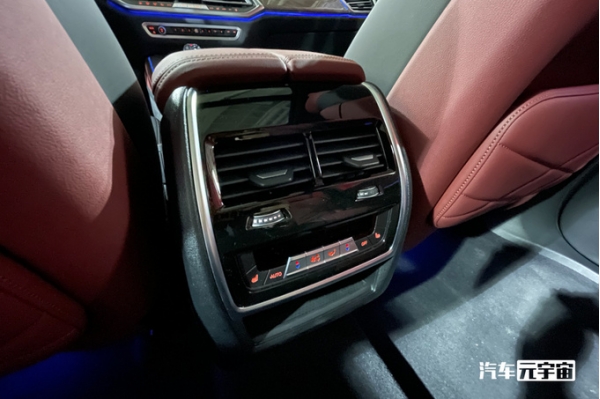 宝马X5国产降价近10万！60.5万起！后排加长13厘米-车内实测