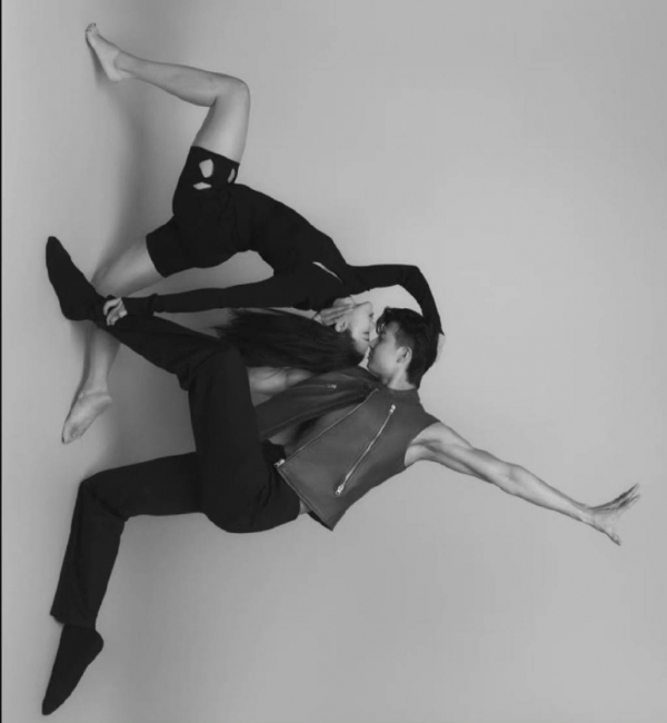 王诗玥柳鑫宇拍双人大片，互动亲密男帅女靓好般配