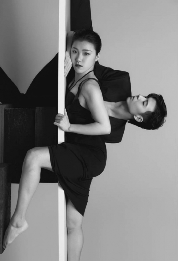 王诗玥柳鑫宇拍双人大片，互动亲密男帅女靓好般配