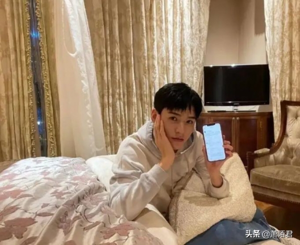 龚俊否认隐婚生子，透露目前是单身，手机号遭泄露引热议