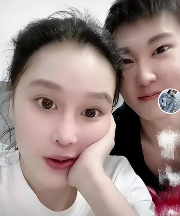 赵本山女儿被曝解除婚约，晒出男友日常开销，经纪人火速出面否认