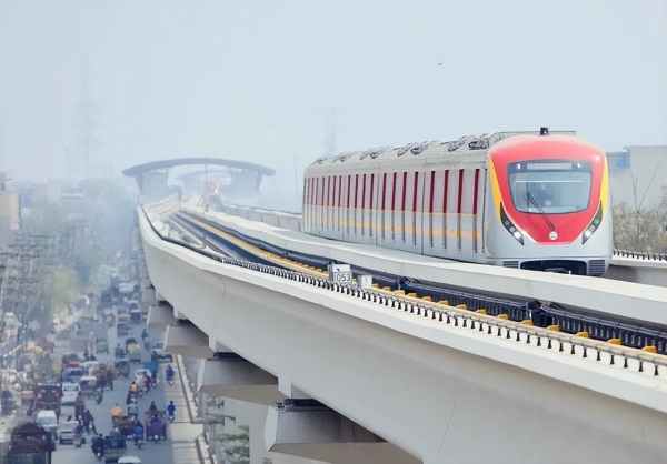 巴基斯坦新总理是个什么人？更懂得与军方沟通，对印呼吁和平，“为这个核武国家高度不确定时期画上句号”