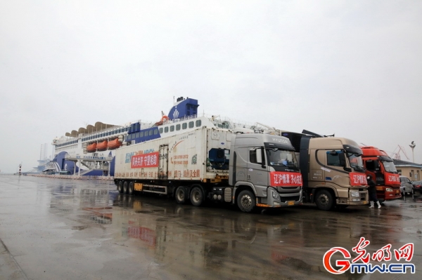 “守沪者联盟”丨辽宁大连：大型客轮载2300吨生活物资驰援上海