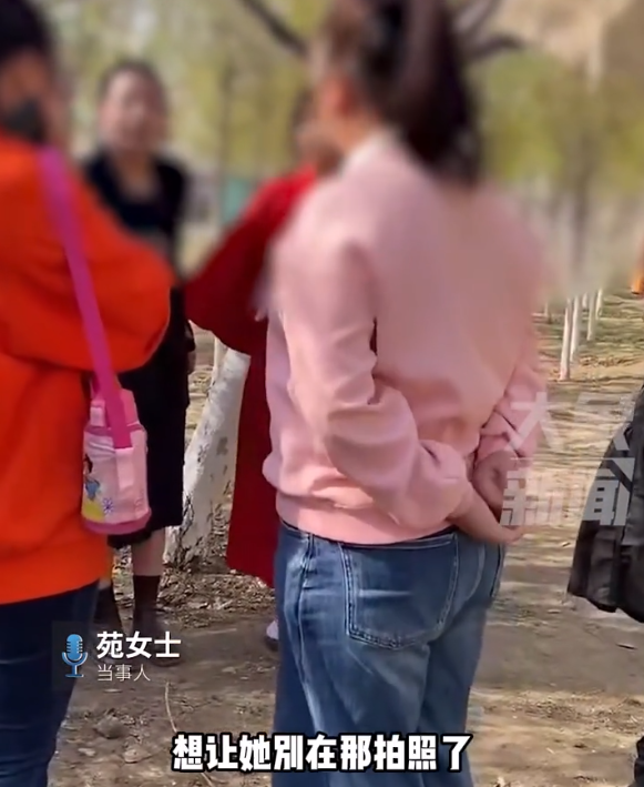 辽宁一女子在公园穿和服拍照，群众不适上前提醒遭怼：关你什么事
