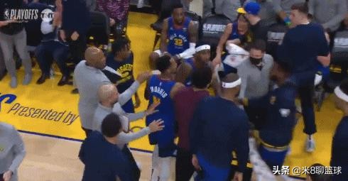 NBA直播：掘金内讧一幕曝光！巴顿考辛斯激烈争吵 穆雷劝架