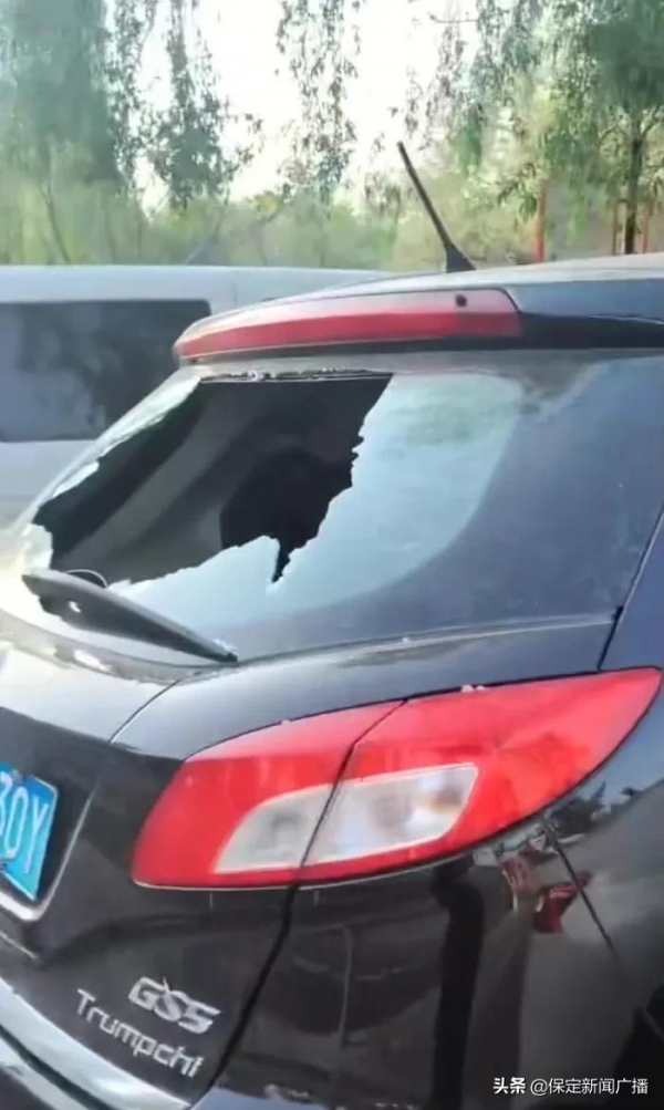 保定市区数十辆汽车玻璃被砸 犯罪嫌疑人当日被抓