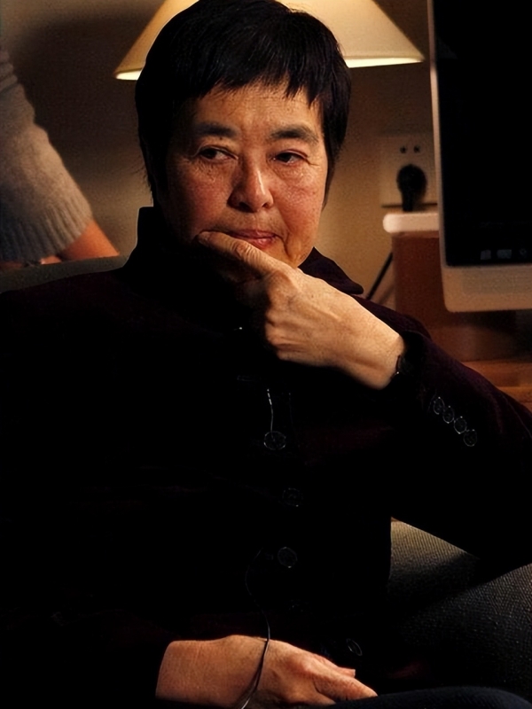 中国第四代导演黄蜀芹去世，曾执导《围城》等影视剧，享年82岁