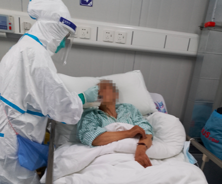 107岁新冠老人治愈出院！上海公卫中心“一人一策”中西医并重投入救治