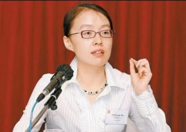 最神秘女首富被查！背靠十大烟厂身价几百亿，从不对人透露发家史