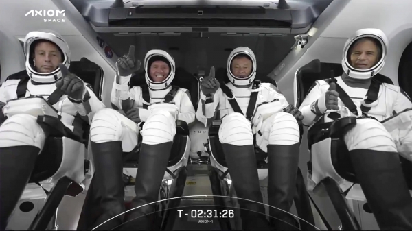 （外代一线）美国首个赴国际空间站的“全私人”宇航团队返回地球