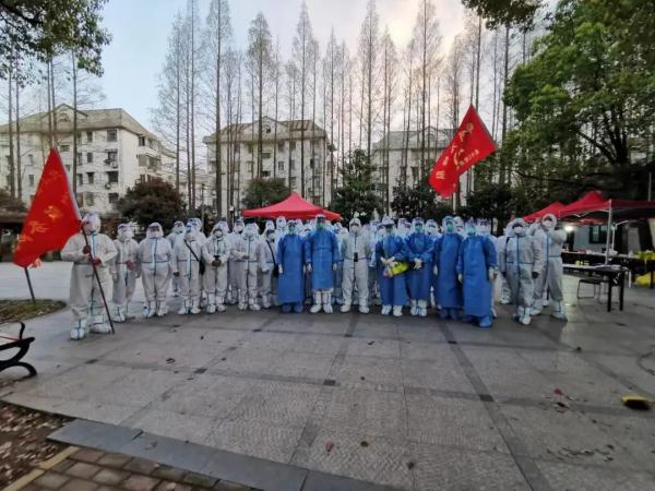 70岁上海阿姨的方舱声音刷屏！我们找到了她，听到更多温暖的讲述