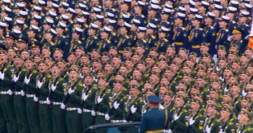 现场：俄防长检阅部队全程敬礼 受阅部队高呼“乌拉”