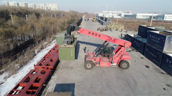 我军物流什么样？弹药怎么运？画面公开
