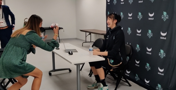 WNBA首秀无压力！韩旭10分全队最高 纽约自由人50-83芝加哥天空