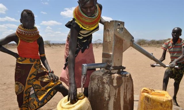非洲那么缺水 为何不打井？