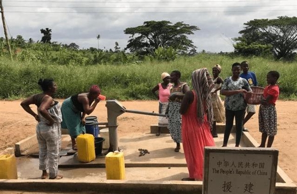 非洲那么缺水 为何不打井？