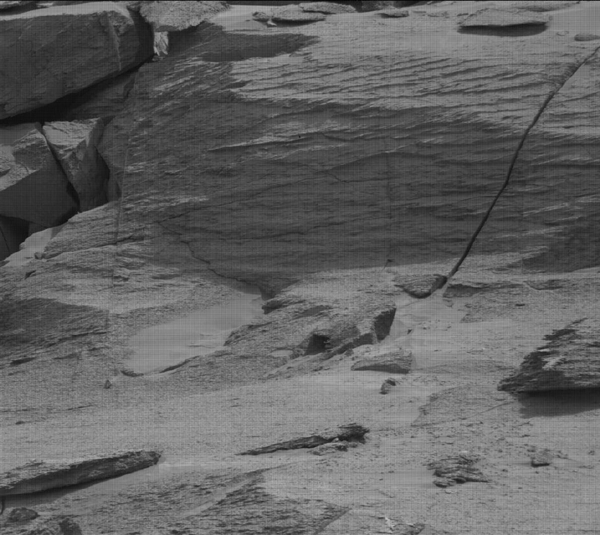 火星惊现一道完美的“门”：火星人的藏身之地？