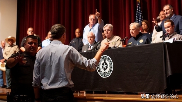 得州州长就枪击案开记者会,竞争对手怒斥:你没有资格站在这里