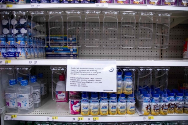 全美“奶粉荒”持续 民众墨西哥购买奶粉