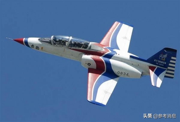 突发！台军一架AT-3教练机坠毁 中尉飞行员丧生