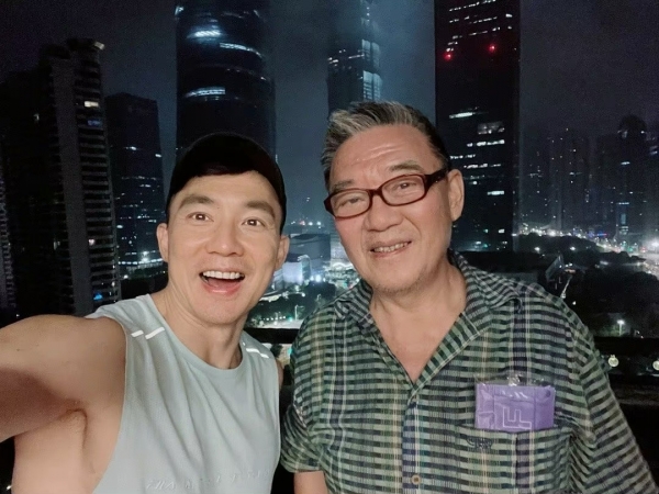 李立群刘畊宏梦幻联动，二人一起跳操健身引热议，画面温馨有爱
