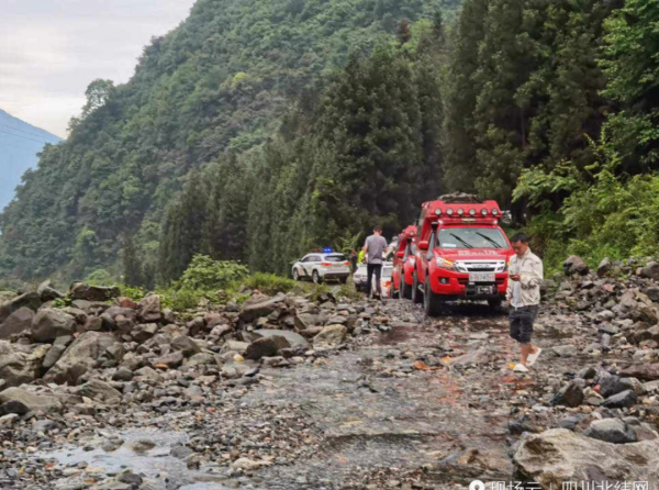 多图直击：四川雅安地震救援现场