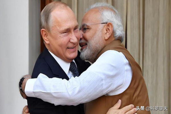 印度赢麻了，力挺俄罗斯又赚大钱，高价倒卖俄石油，含泪赚差价