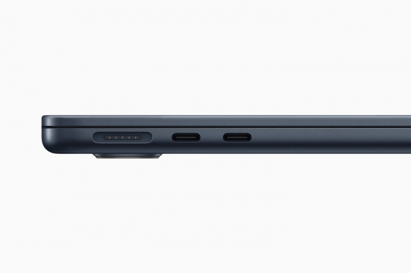苹果发布新款 MacBook Air：刘海屏 + M2 芯片，9499 元起