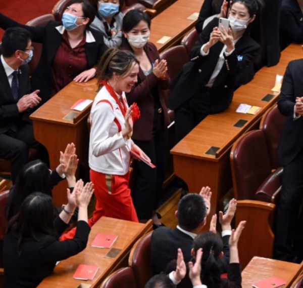 为何谷爱凌担任美国申奥大使？中国体坛早有先例 谷爱凌再次表忠心