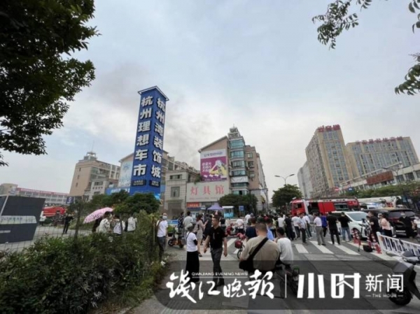 杭州一市场发生火灾：有人烧伤，有人为避险从楼上跳下